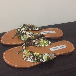 Steve Madden Flip Flops